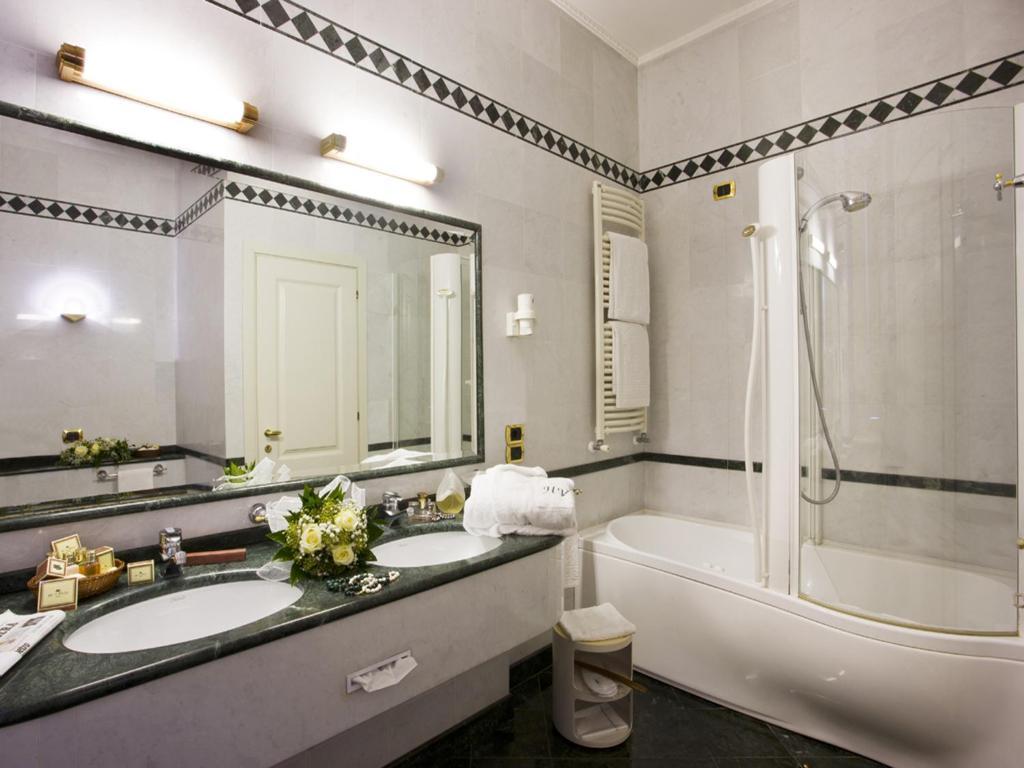 Deluxe Double Room,283881129:JPEG