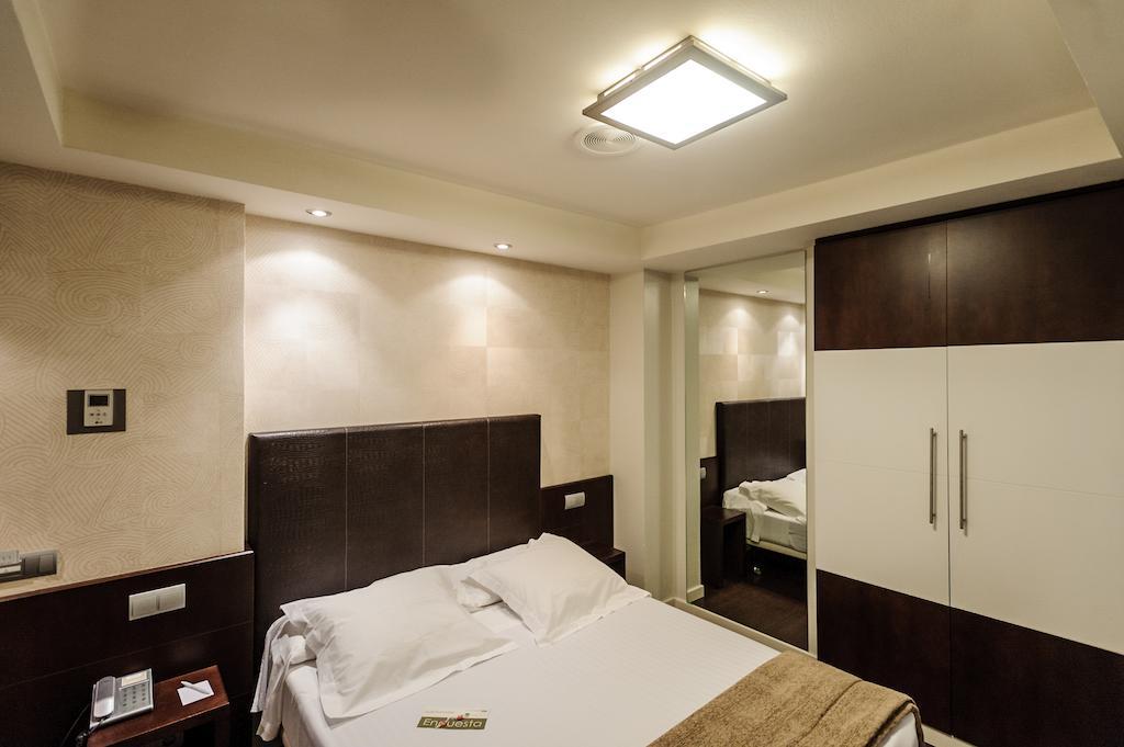 Large Single Room,1207829356:JPEG