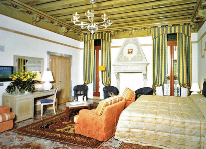 Family Room (2 Adults + 2 Children)