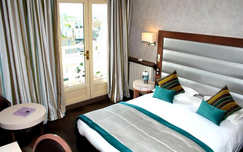 Emeraude Double Room City View