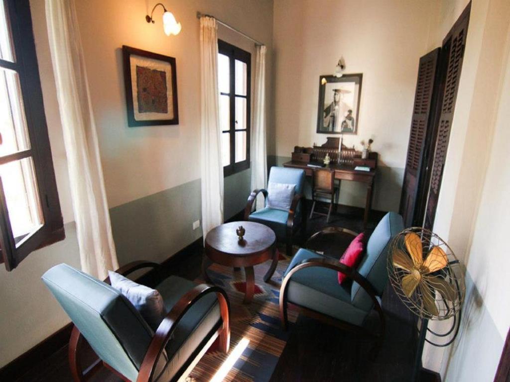 Satri House Suite