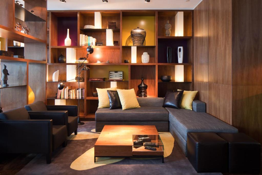 Suite Club 65