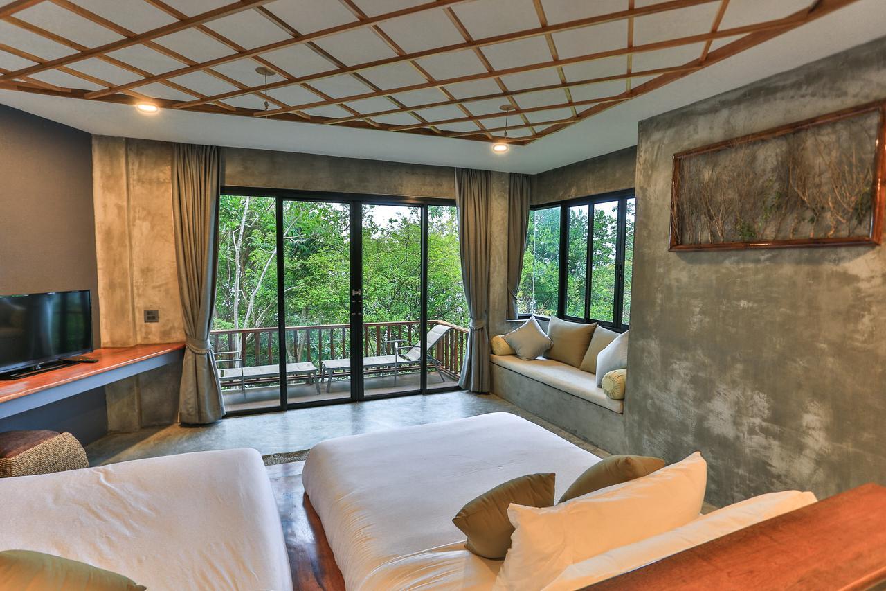 Deluxe Triple Room with Sea View