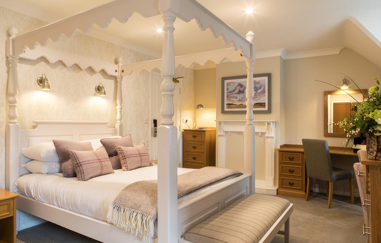 Four Poster (sleeps 4)
