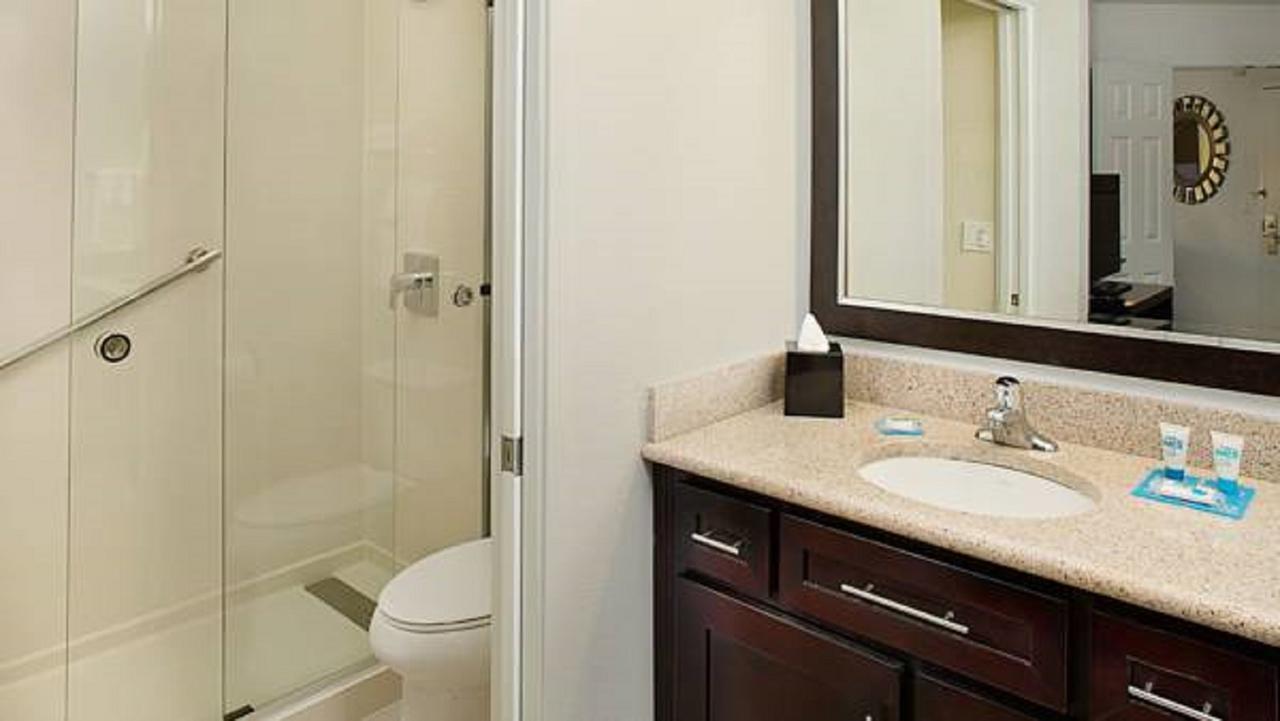 One-Bedroom King Suite