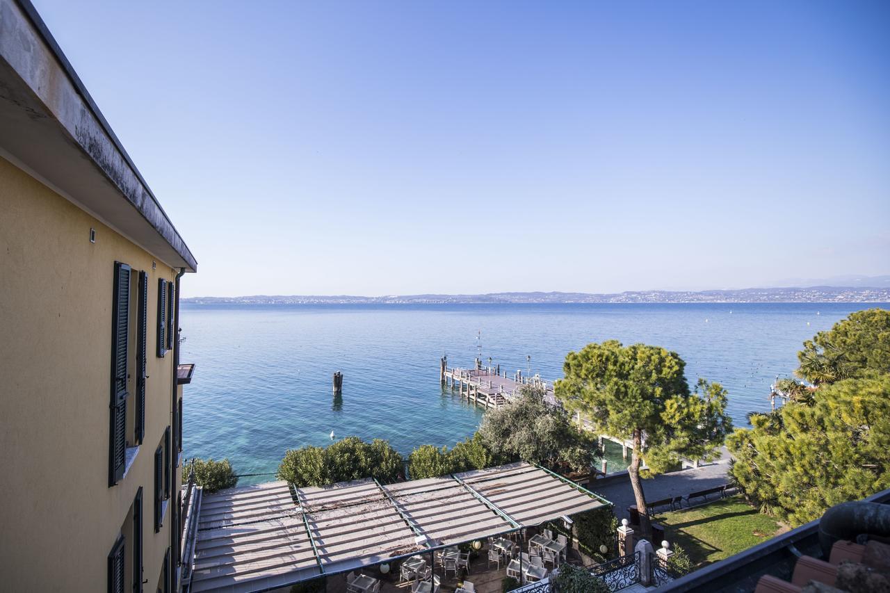 Deluxe Single Room Balcony Lateral Lake View Spa Access