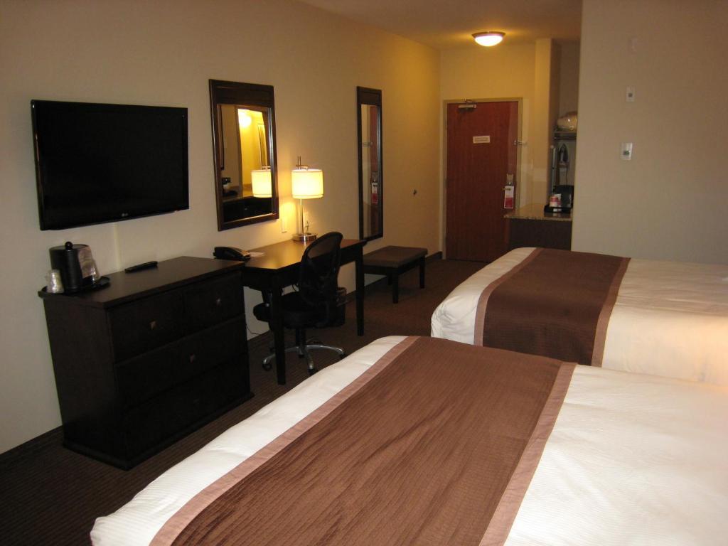 Queen Room Two Queen Beds Non-Smoking,64595272: