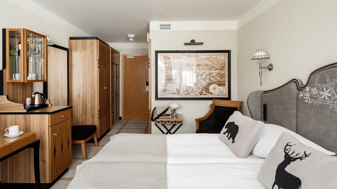 Deluxe Queen Room