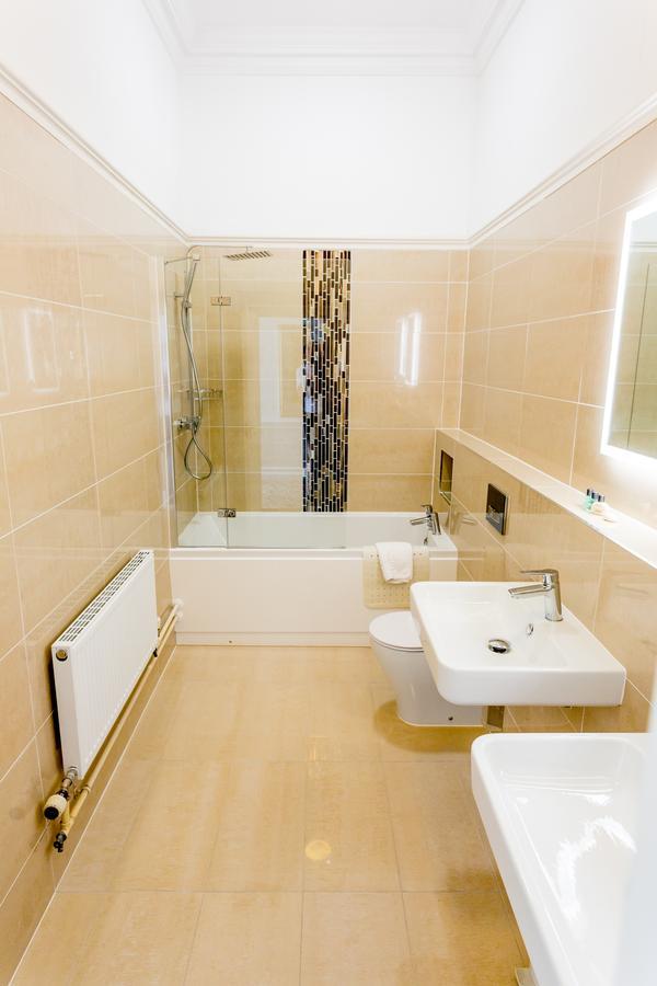 Deluxe King Room - Non-Smoking