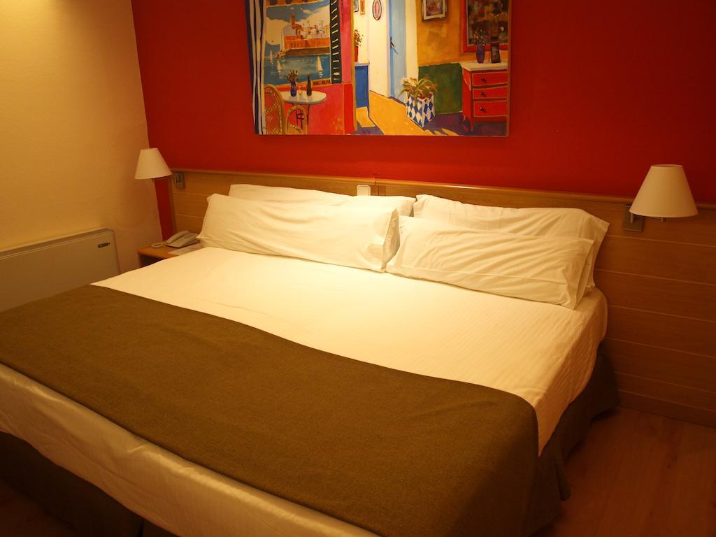 Basic Double or Twin Room