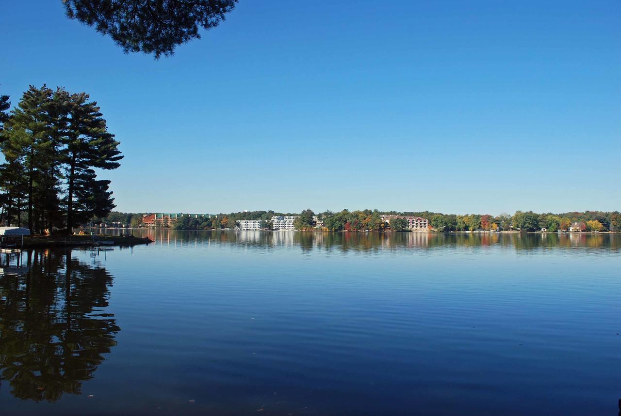 Family Room with Lake View