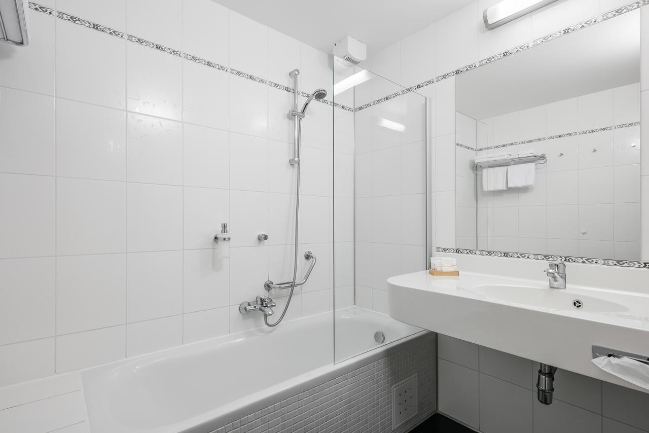 Standard Double Room,1323981373:JPEG