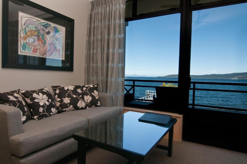 Junior King Suite