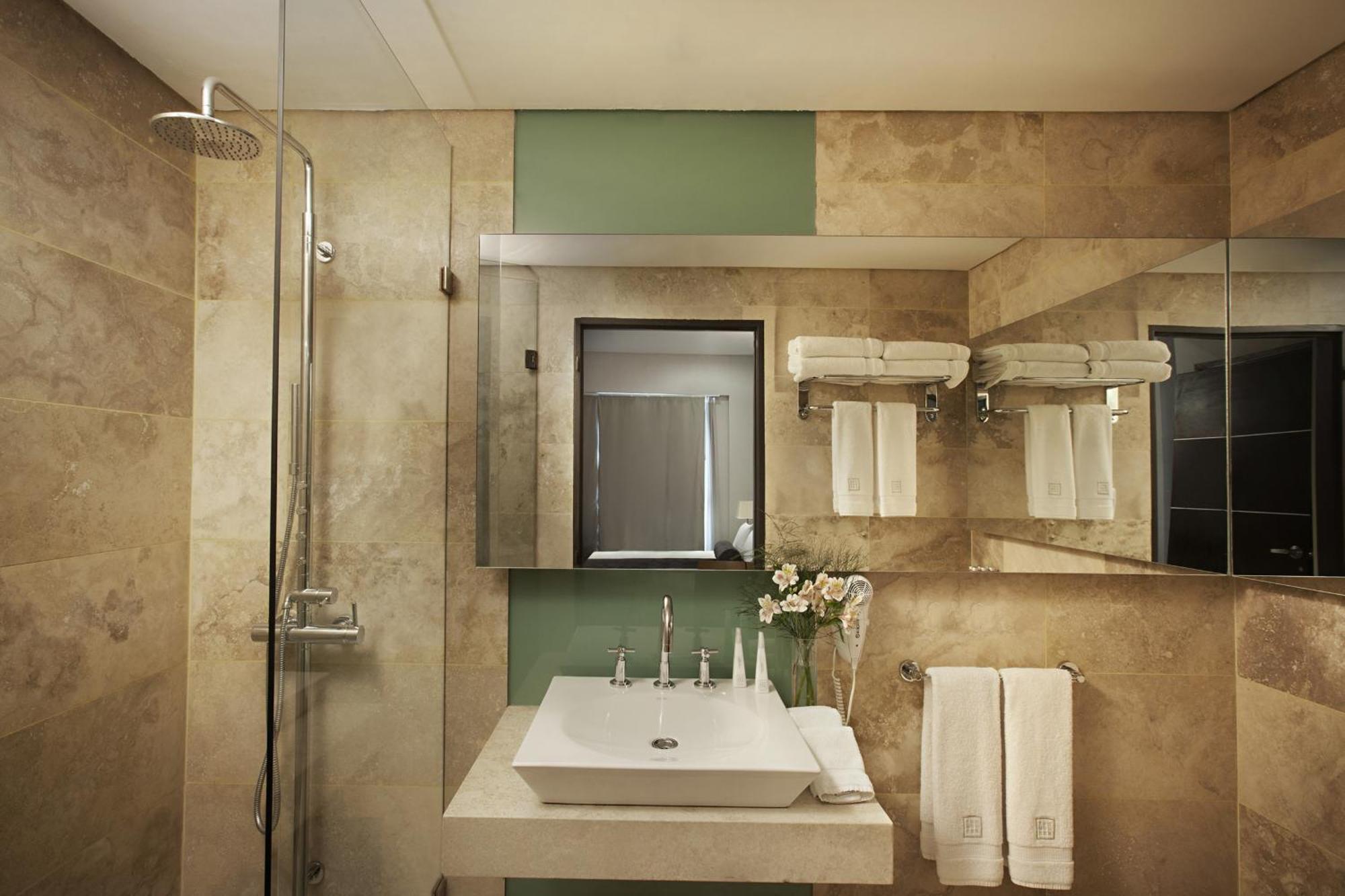Quarto Standard com Cama de Casal ou 2 de Solteiro