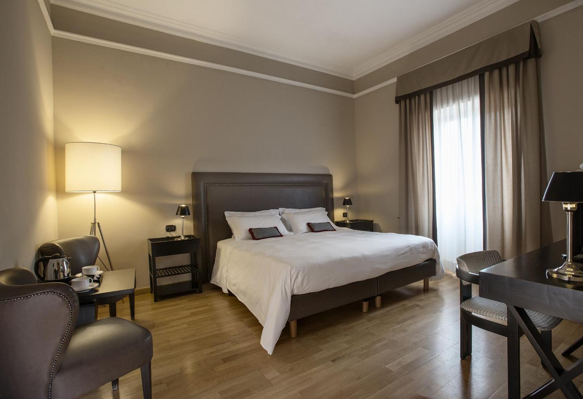Ampia Camera Superior con Letto Matrimoniale o 2 Letti Singoli