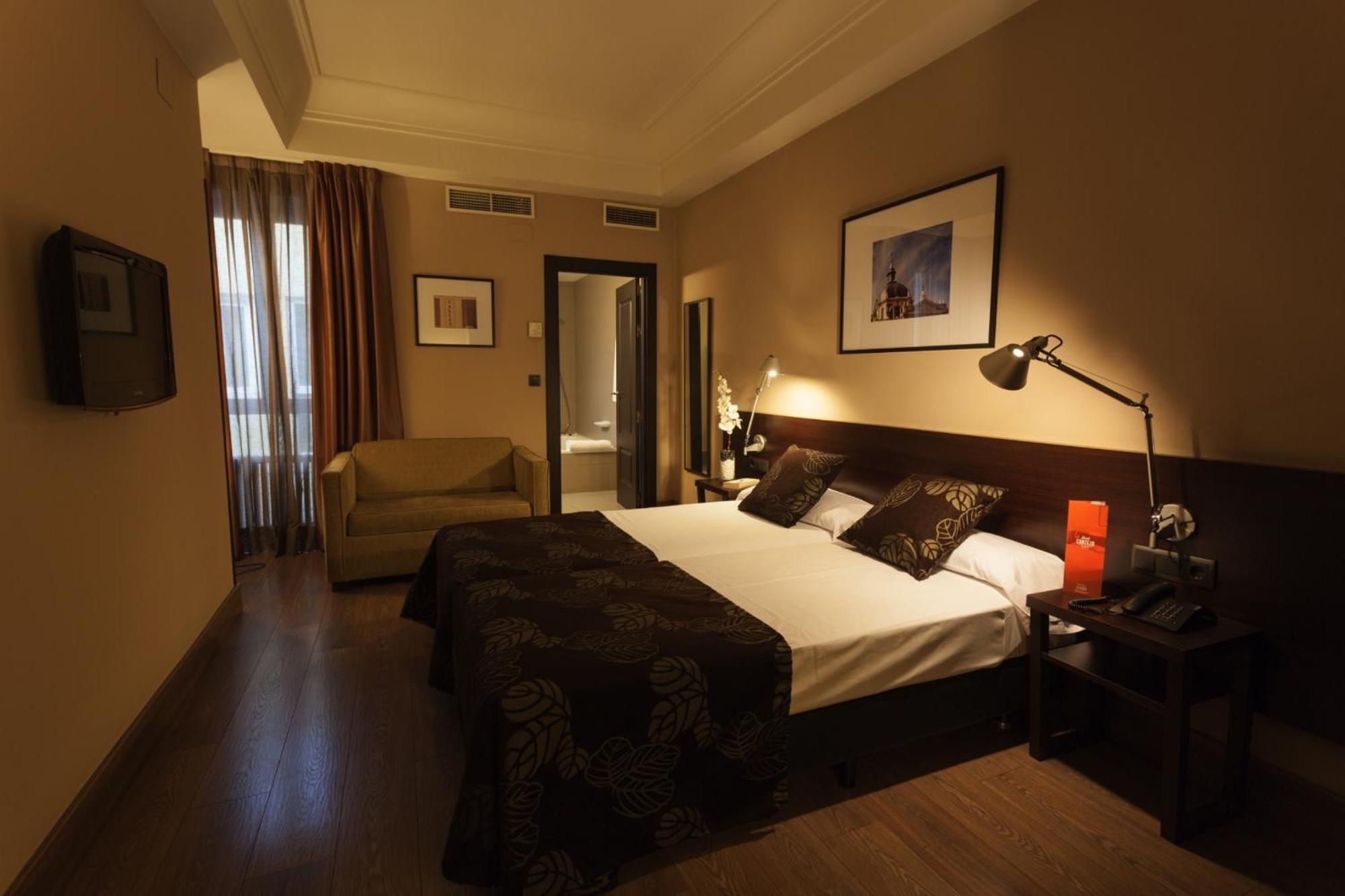 Double or Twin Room,1038461551:JPEG