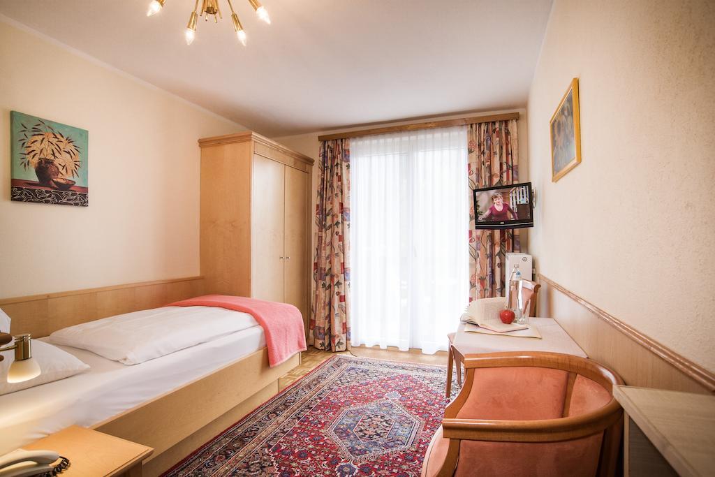 Single Room,1589232410:JPEG