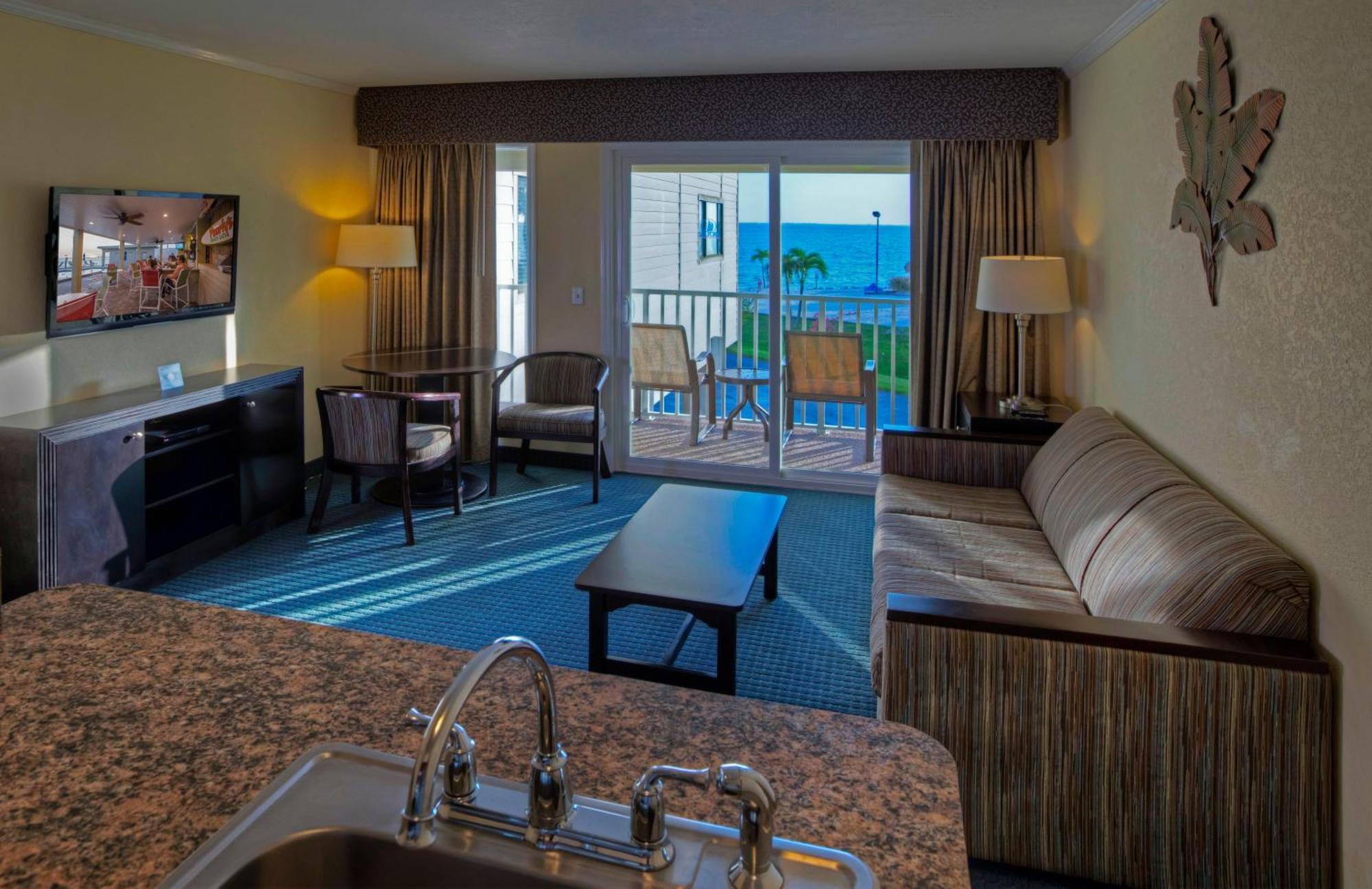 One-Bedroom Suite Pool View,685443660:JPEG