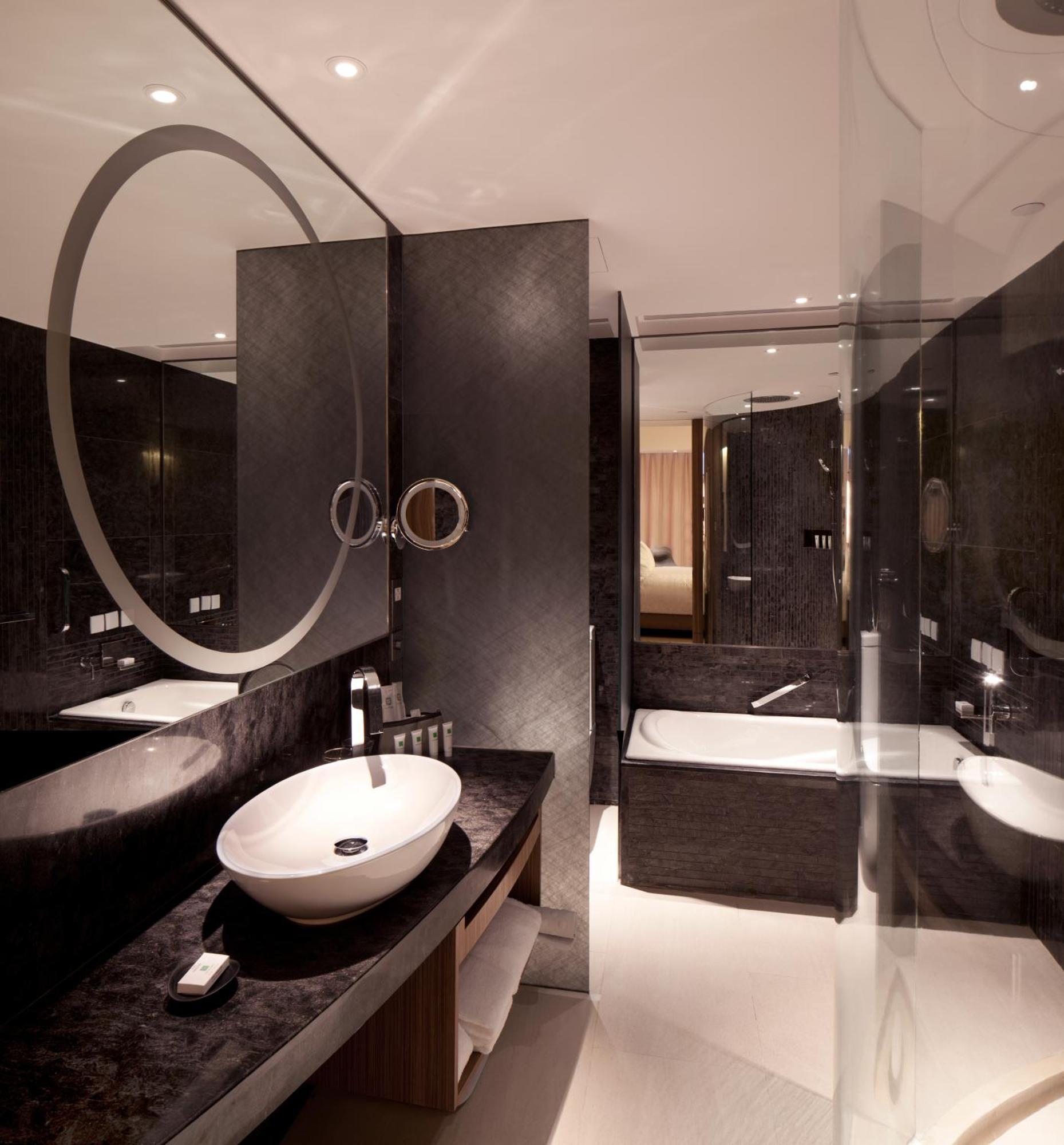 Chambre Lit King-Size ICON 36 - Vue sur Ville