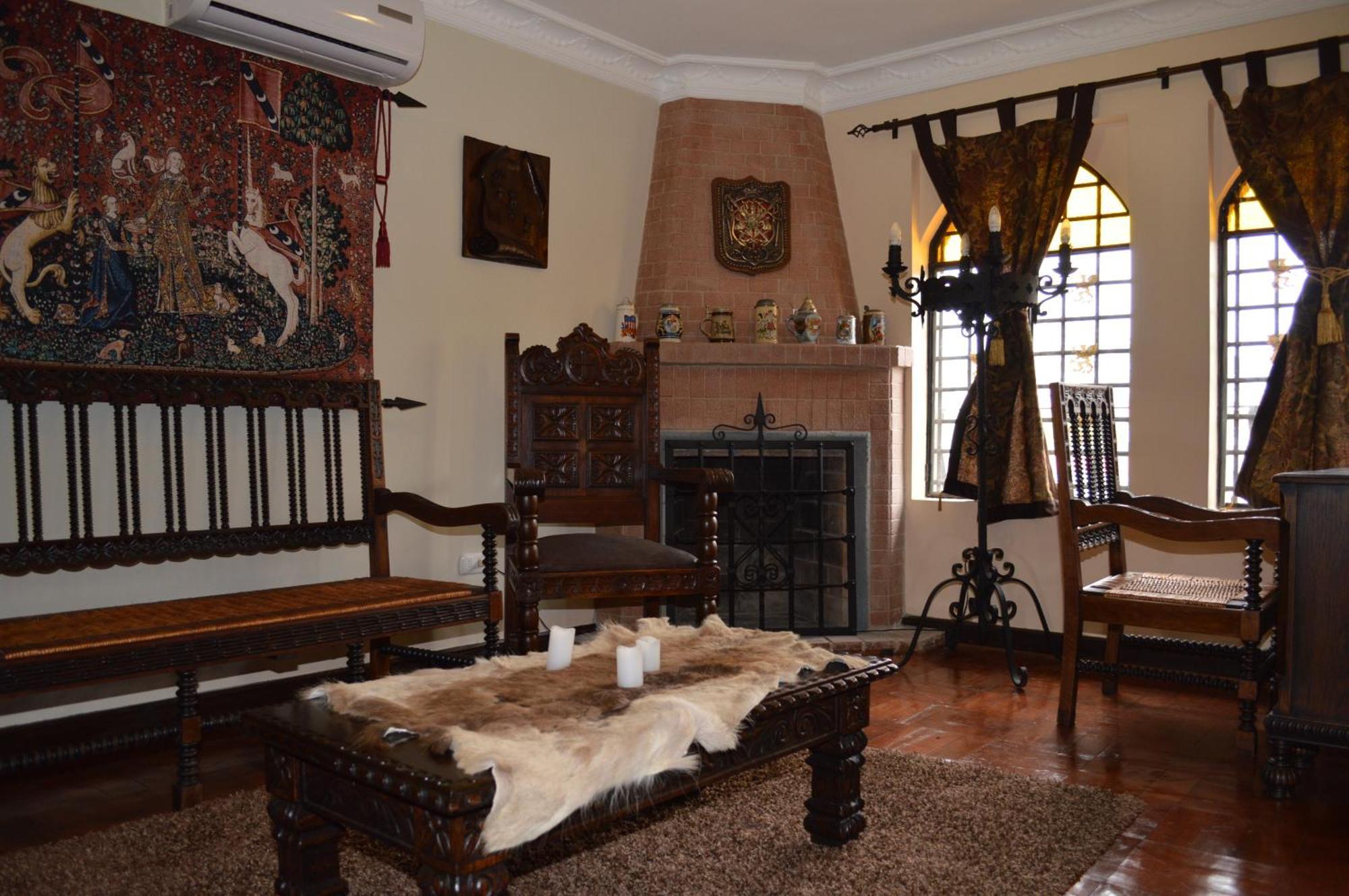 Deluxe King Suite