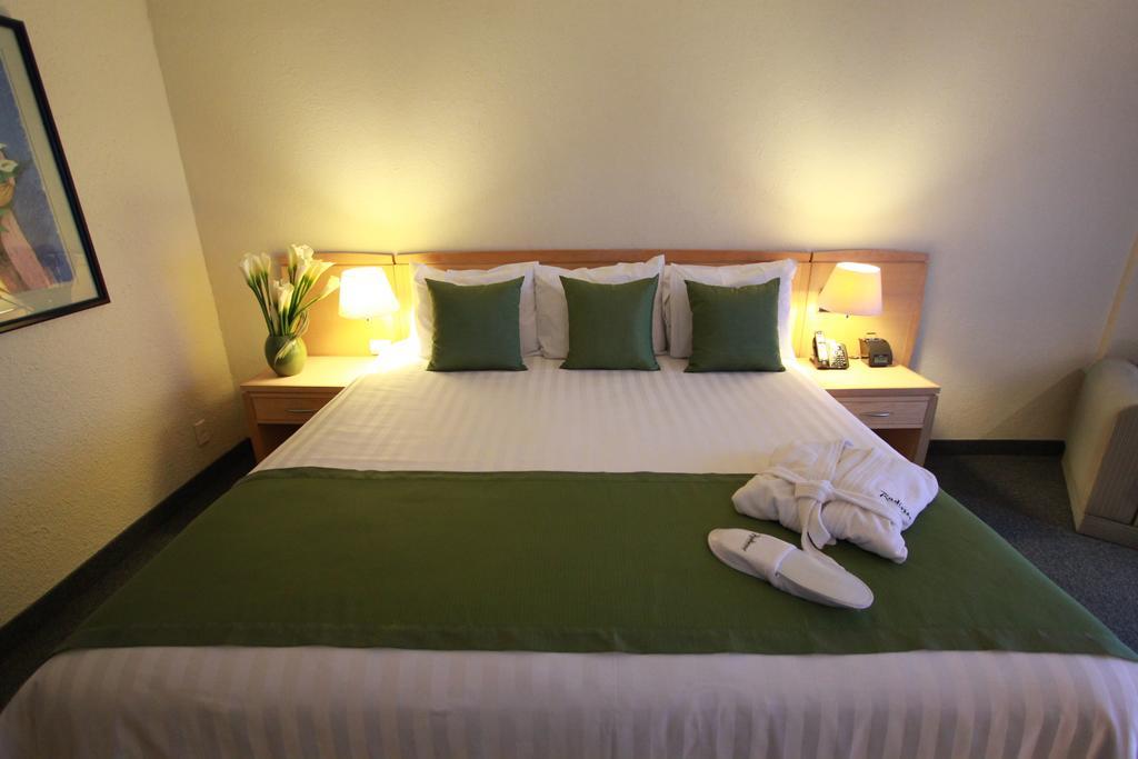 Double Room Two Double Beds,112885605:JPEG