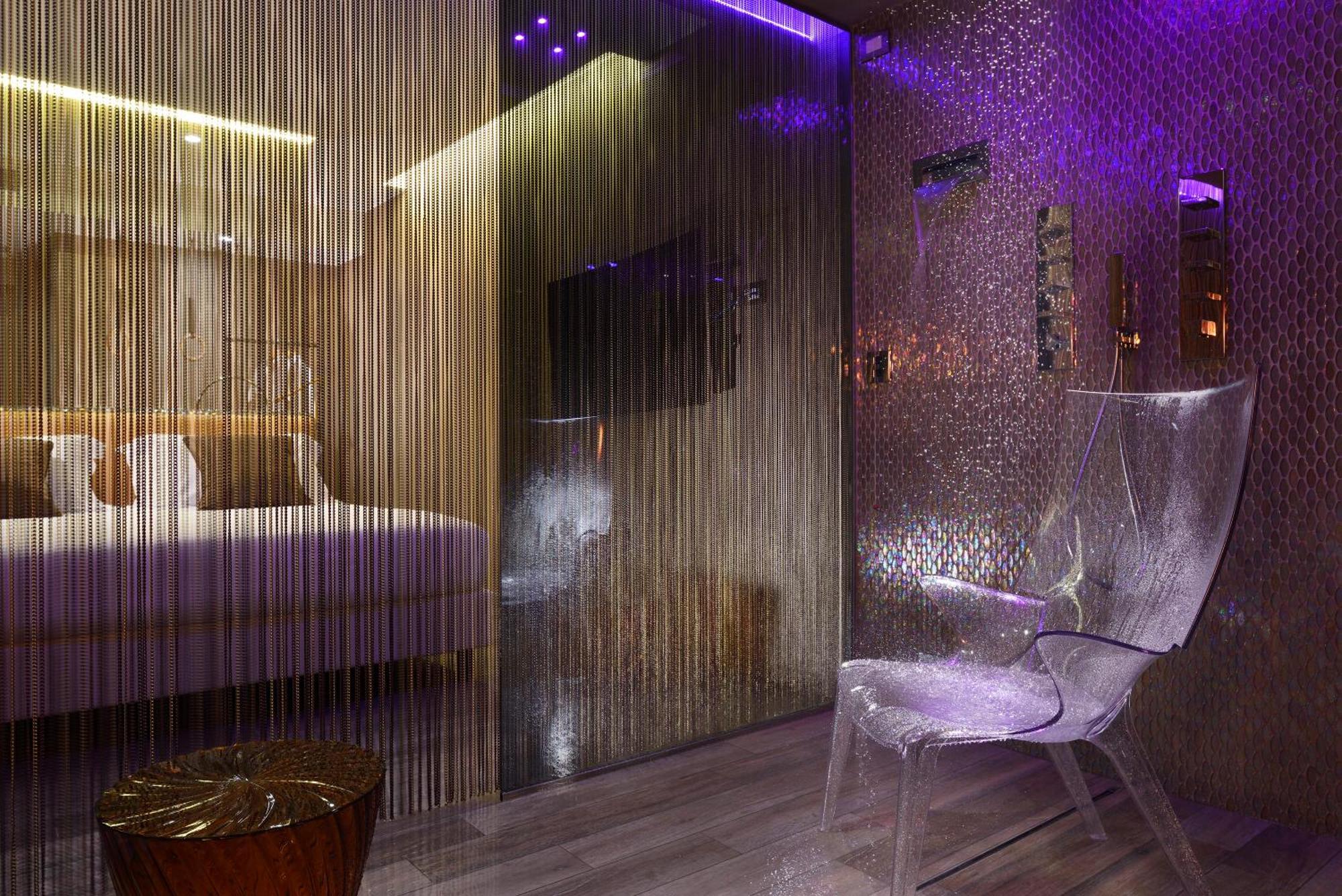 Junior Suite Hydromassage Shower,697932486:JPEG