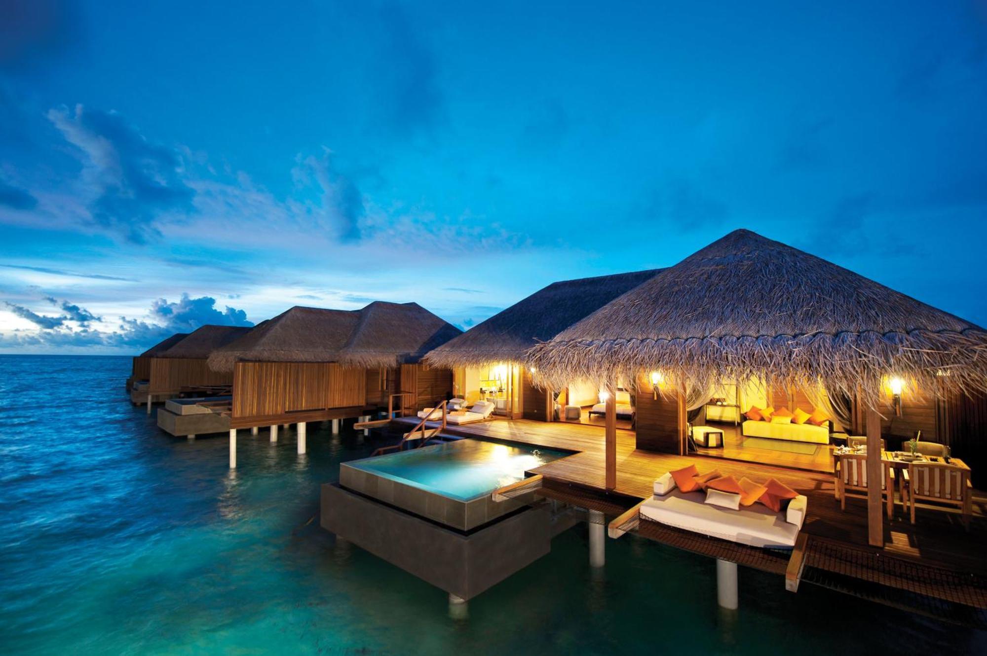 Sunset Ocean Suite Private Pool & Personalized Butler Service Up to under 15 receive the same meal plan as paying adults Subject to villa occupancy Christmas ’s supplements apply