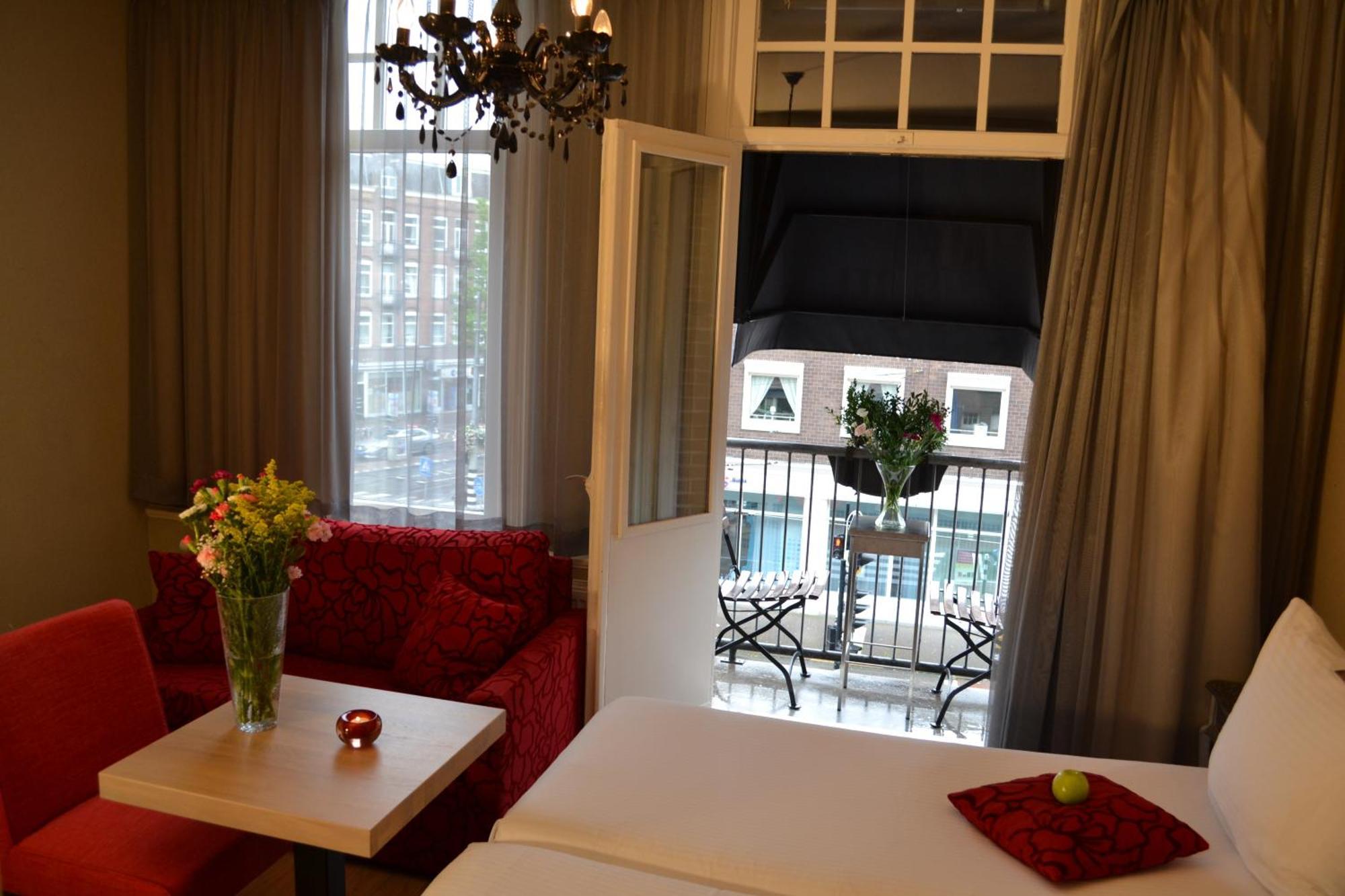 Tweepersoonskamer met 2 Eenpersoonsbedden, Wellnessbad en Balkon