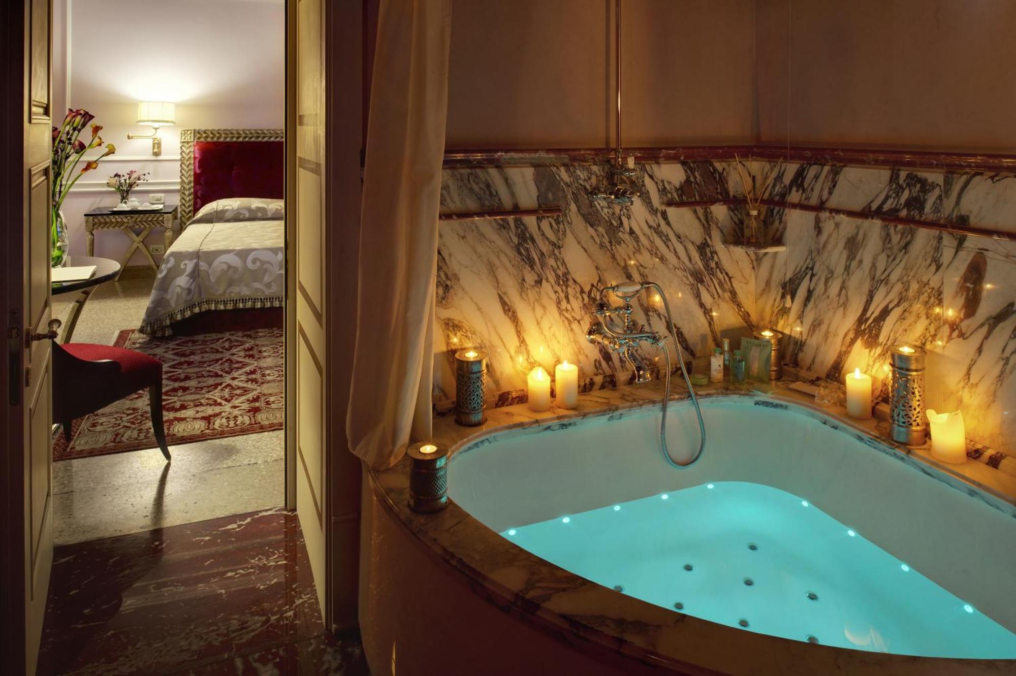 Queen Room Spa Bath,1580504393:JPEG