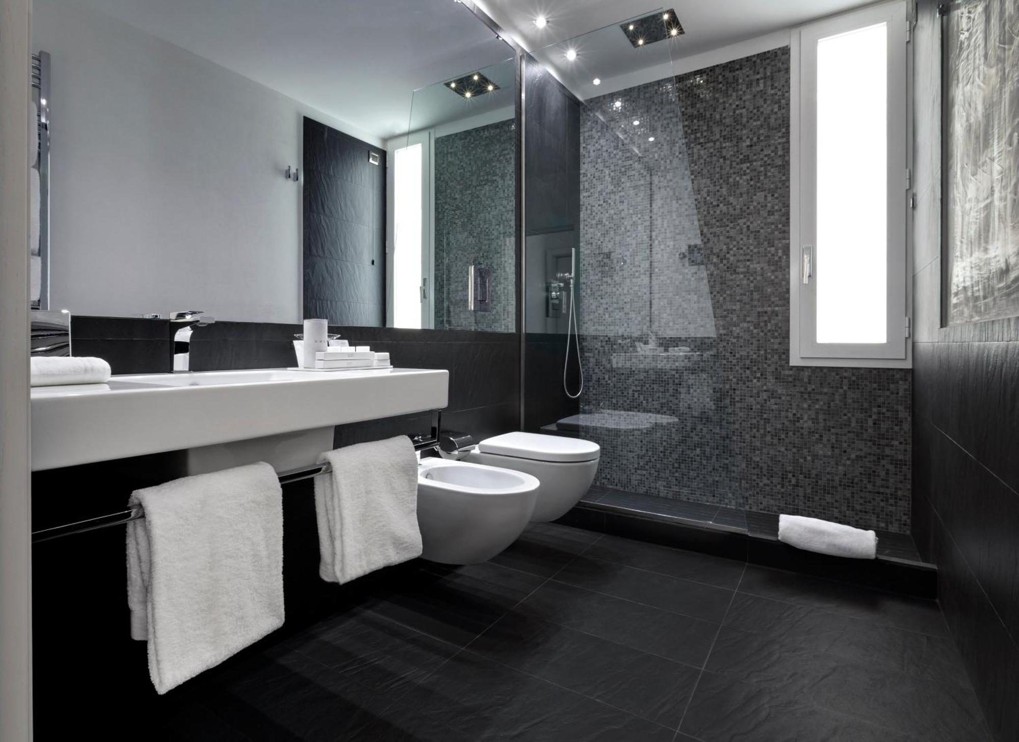 Junior Suite,1554495130:JPEG