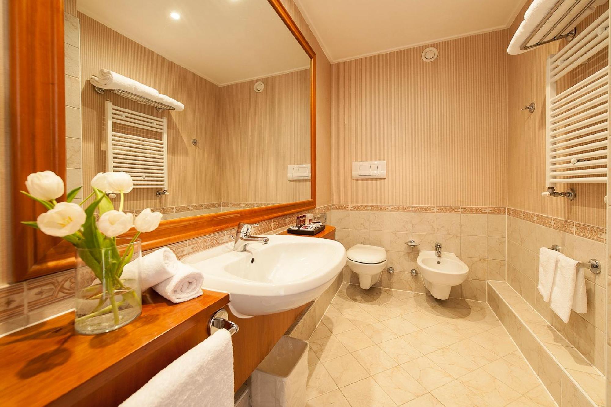 Deluxe Double or Twin Room,1347558551:JPEG