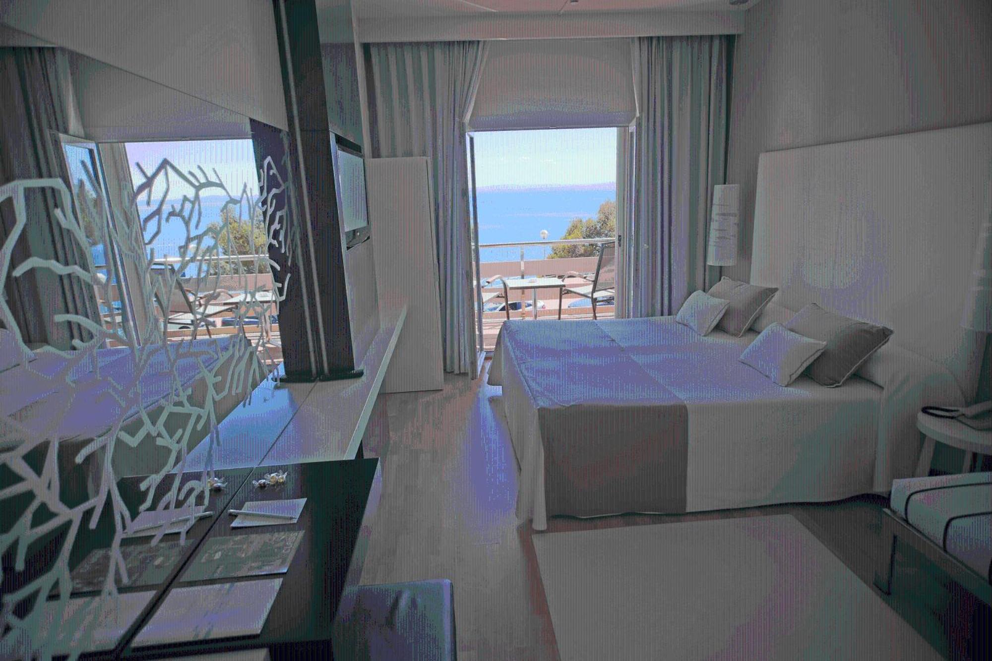 Chambre Triple (2 Adultes + 1 Enfant) - Vue sur Mer