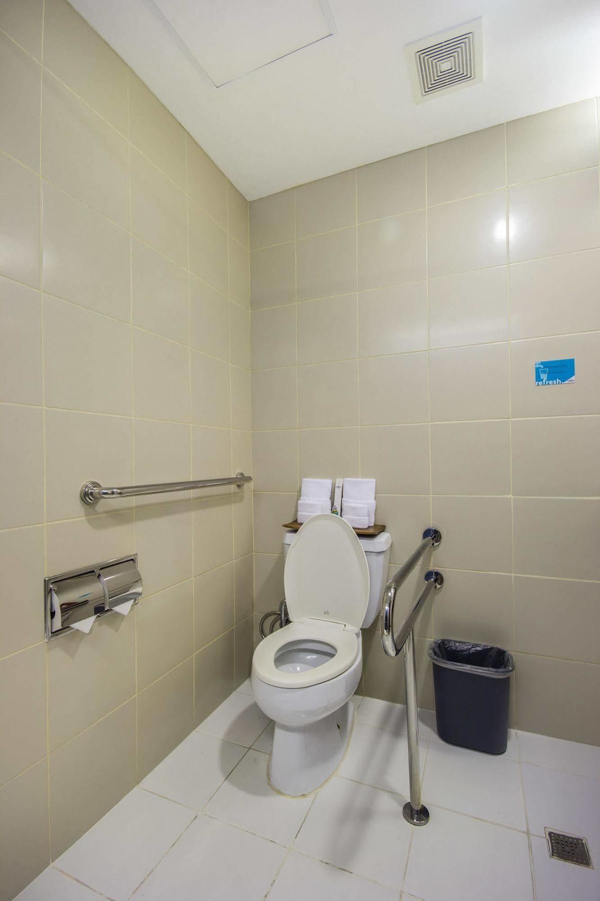 Queen Room - Mobility Access/Non-Smoking