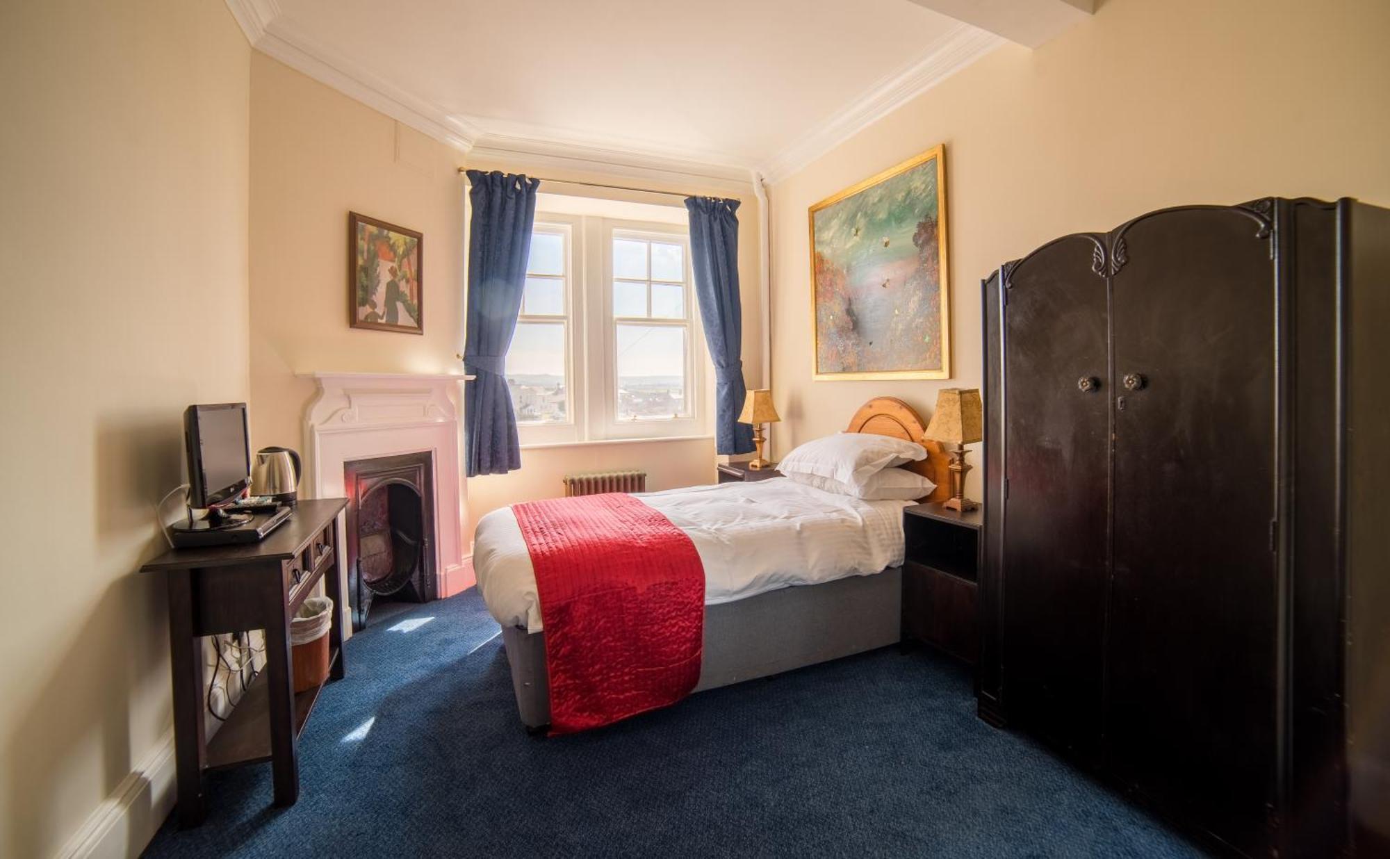 Classic Single Room with Moor View
