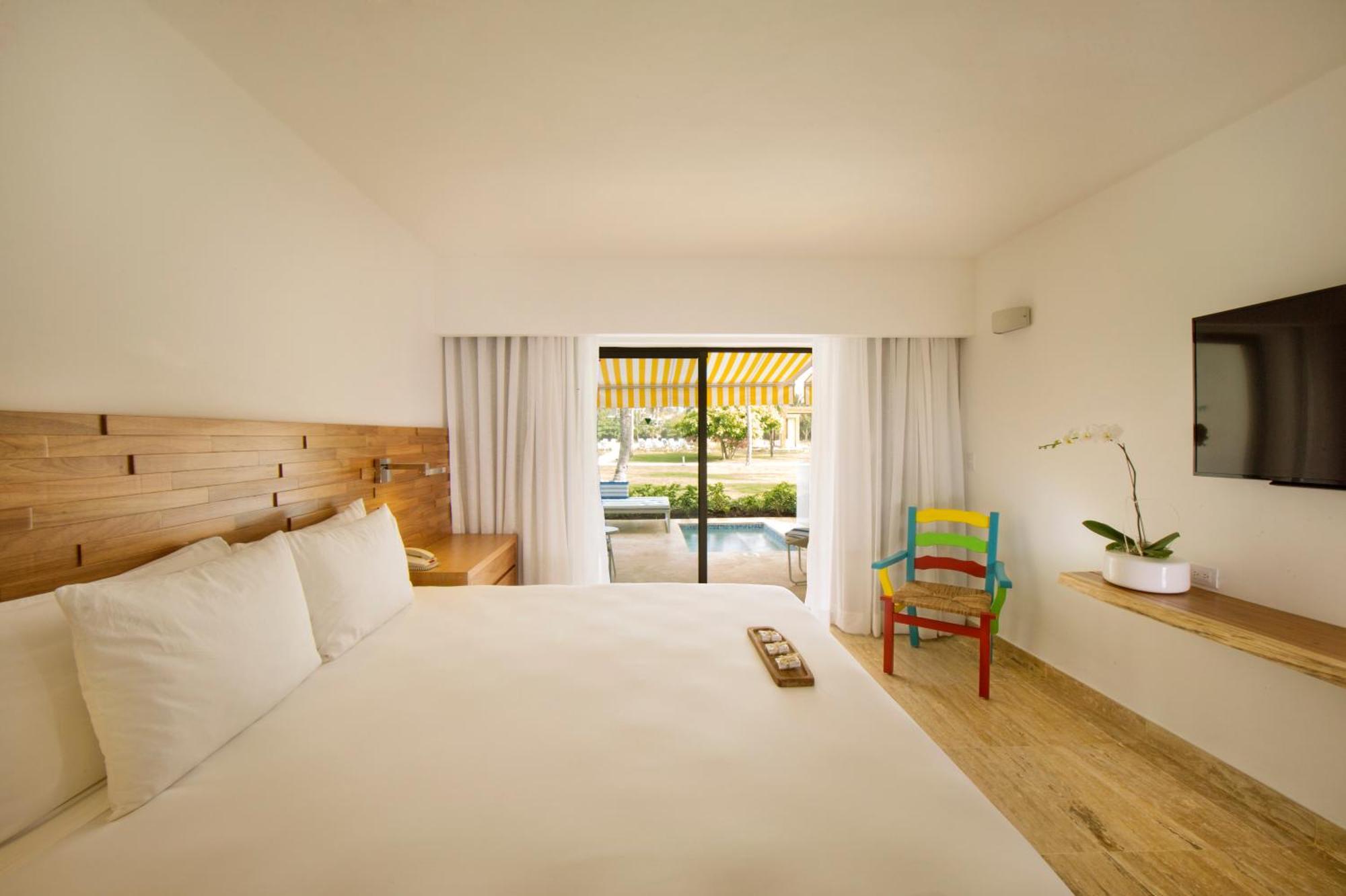 Vibe King Rooms One King Bed Non-Smoking,912983848:JPEG