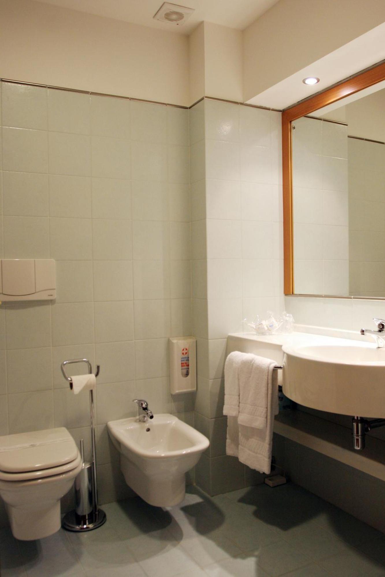 Standard Triple Room,1583650560:JPEG