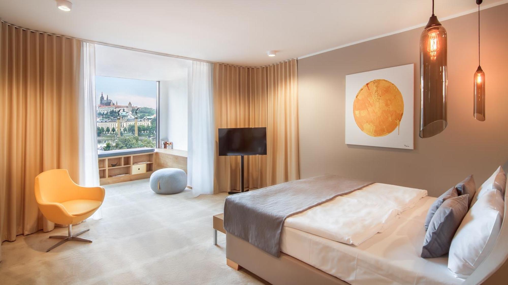 Deluxe Double or Twin Room with Castle View
