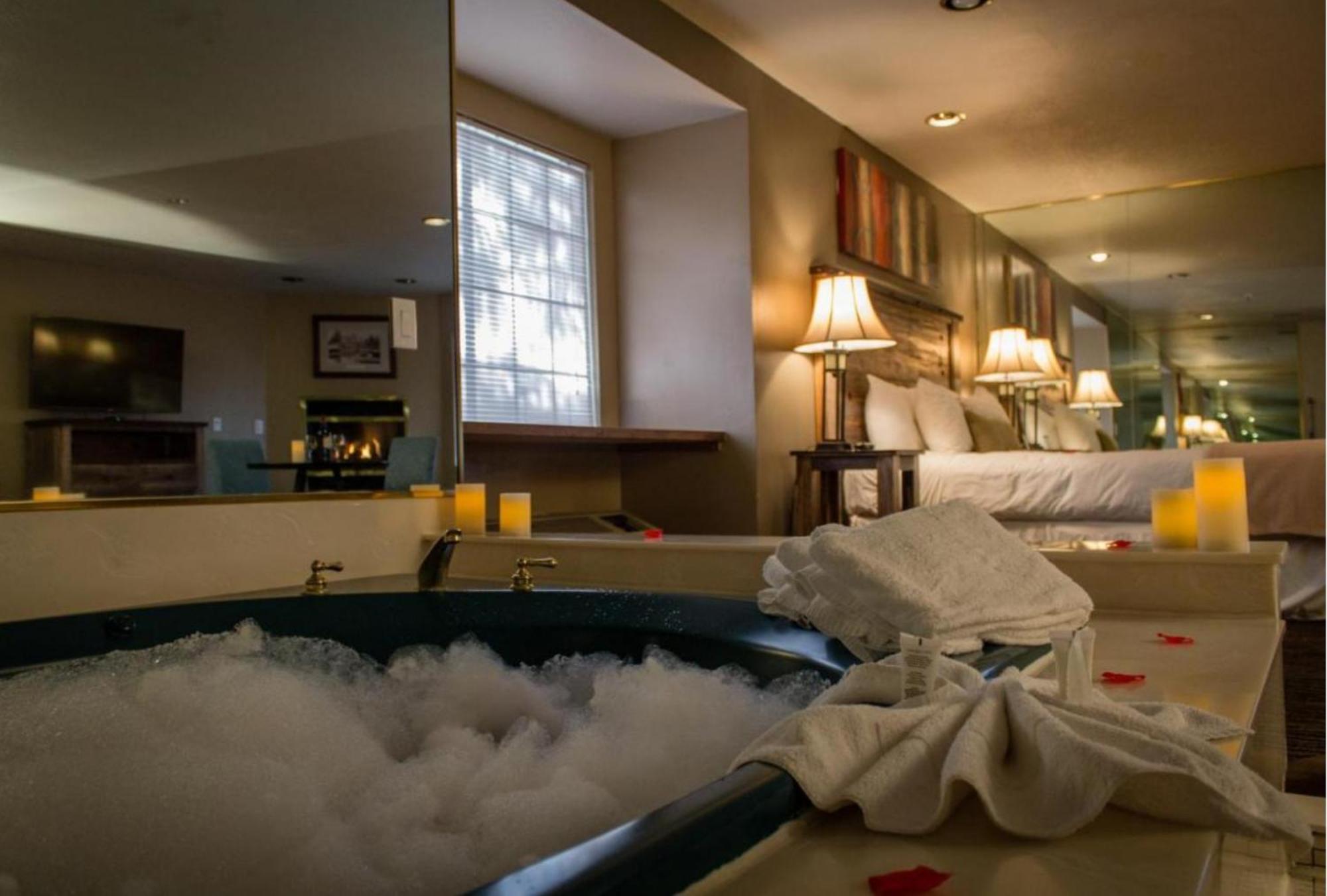 Luxury Suite with Spa Bath