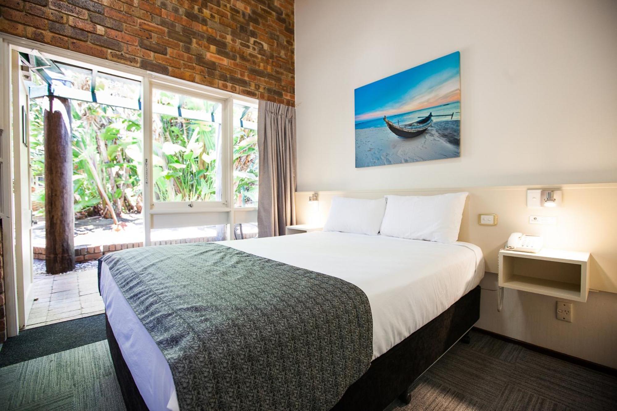 Queen Single Room