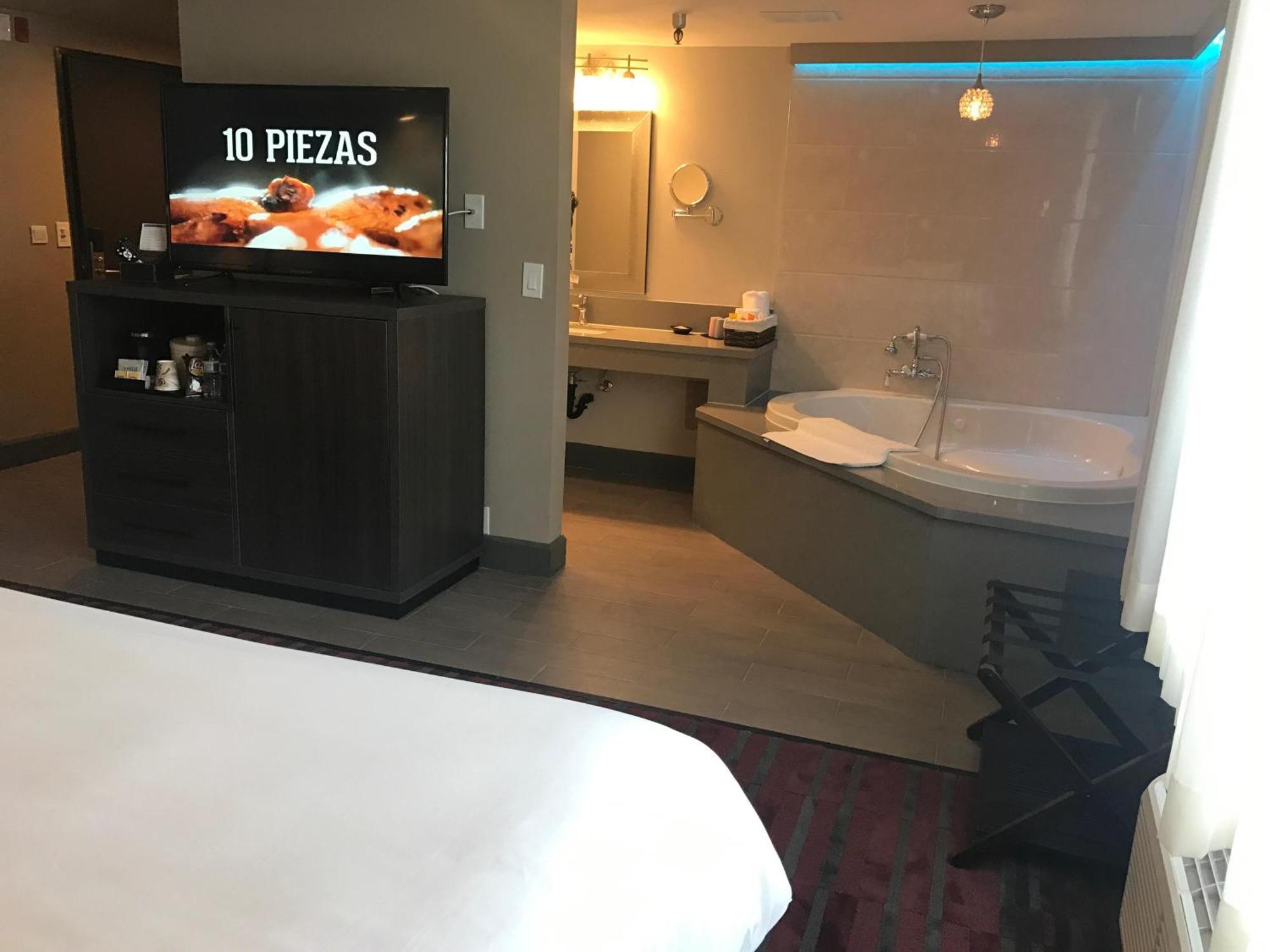King Room Spa Bath