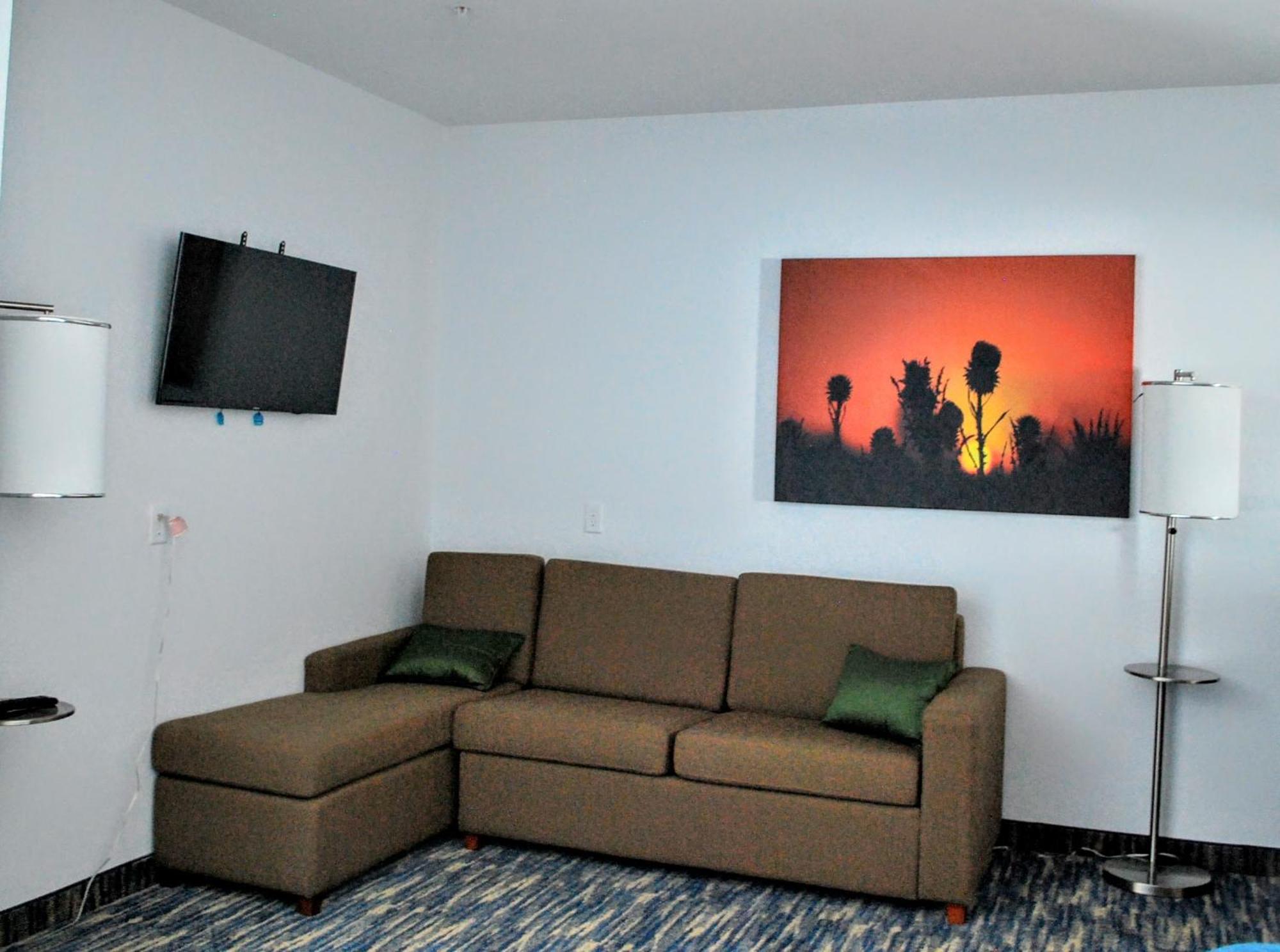 Studio Suite with Two King Beds - Non-Smoking