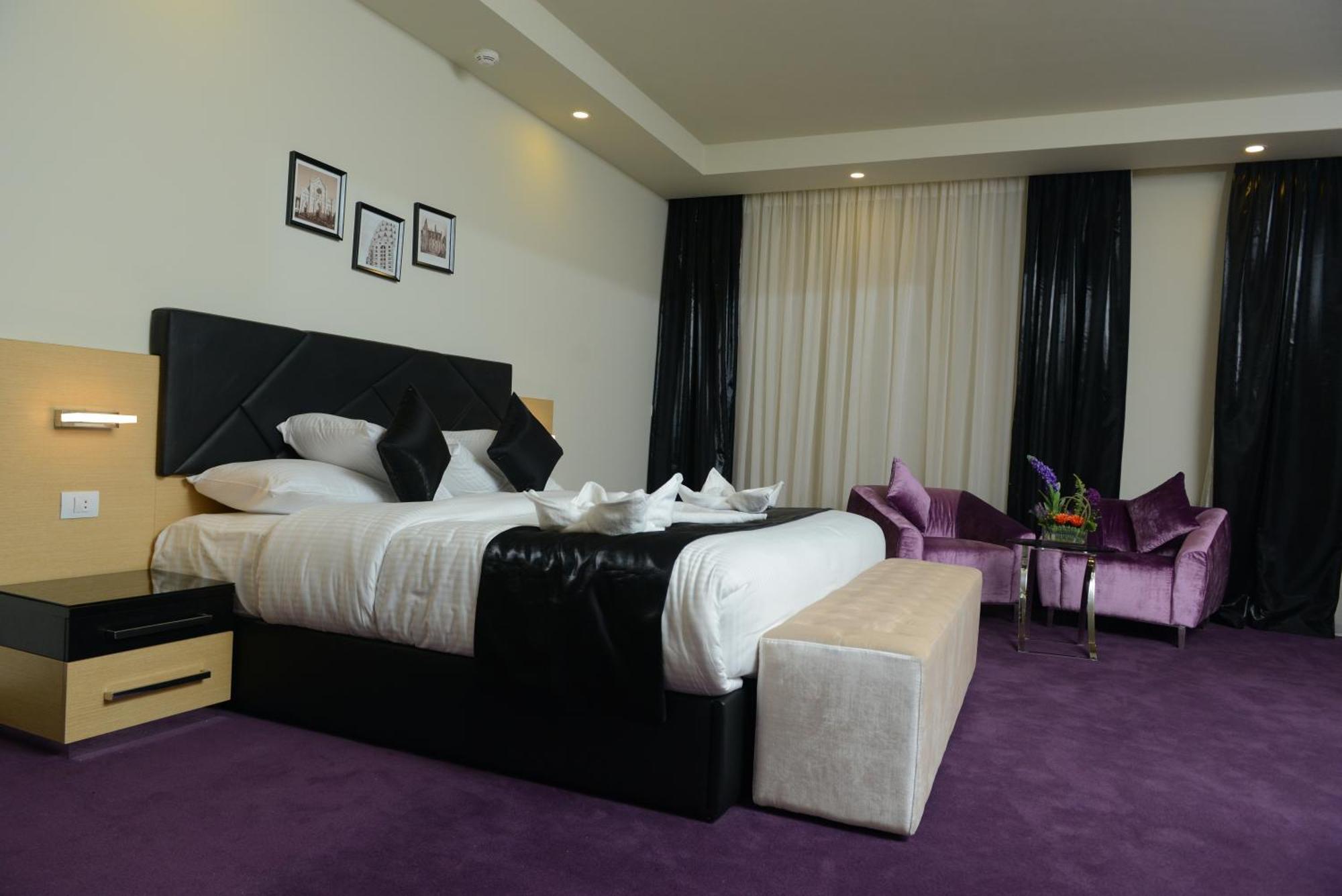 Junior Suite with Pool or Garden view