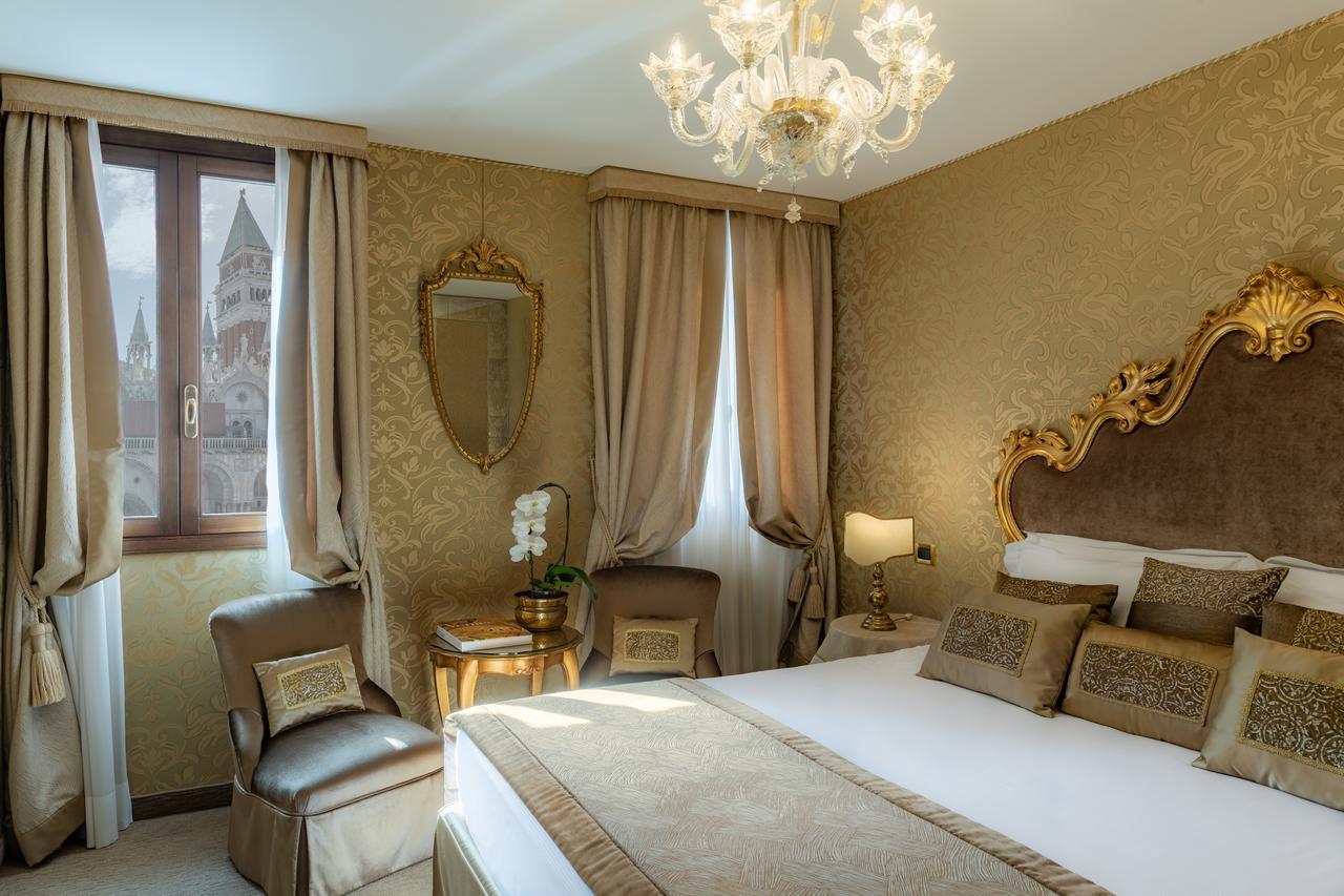 Quarto Duplo Superior com Vista da Praça de São Marcos
