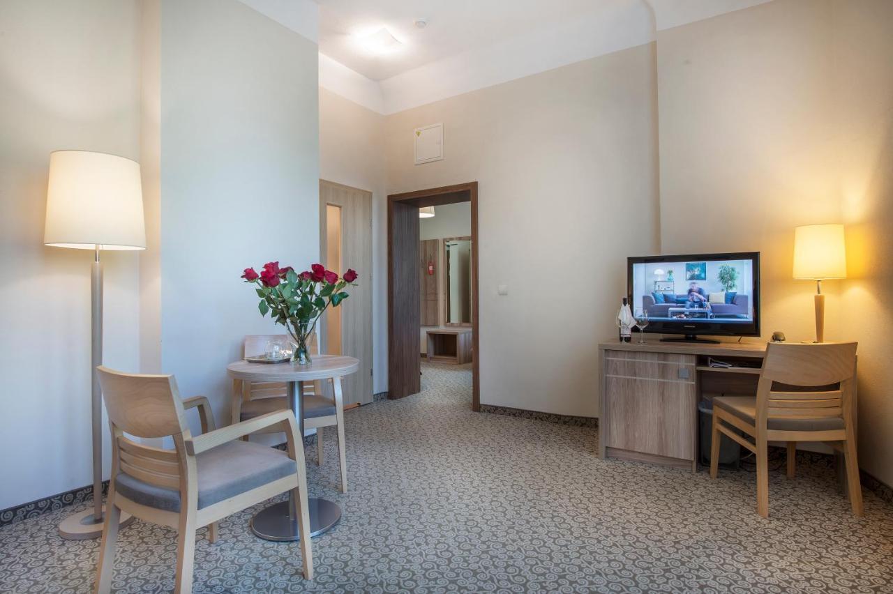 Dreibettzimmer im Hauptgebäude