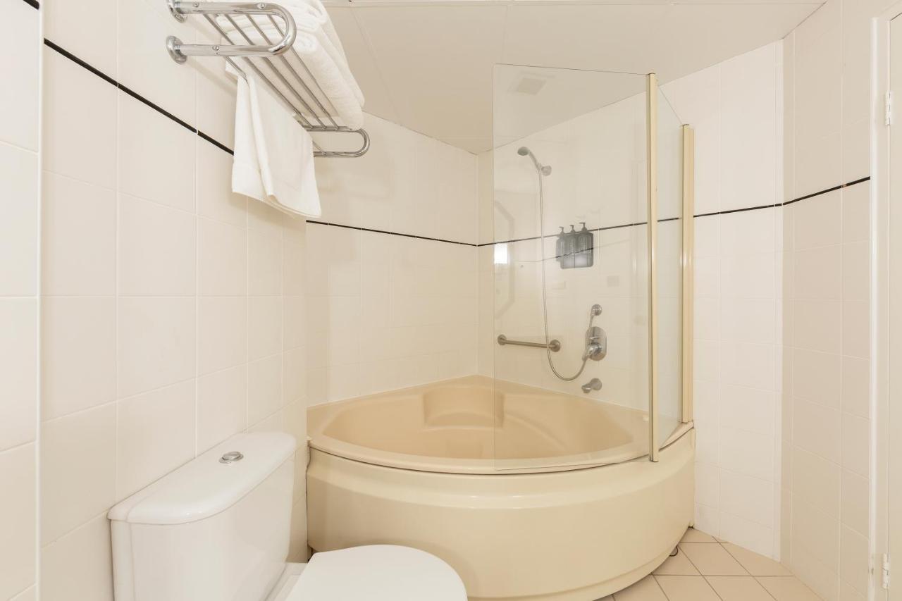 King Spa Suite