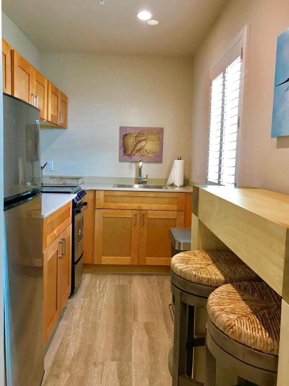 Island View Studio Off the Main Property