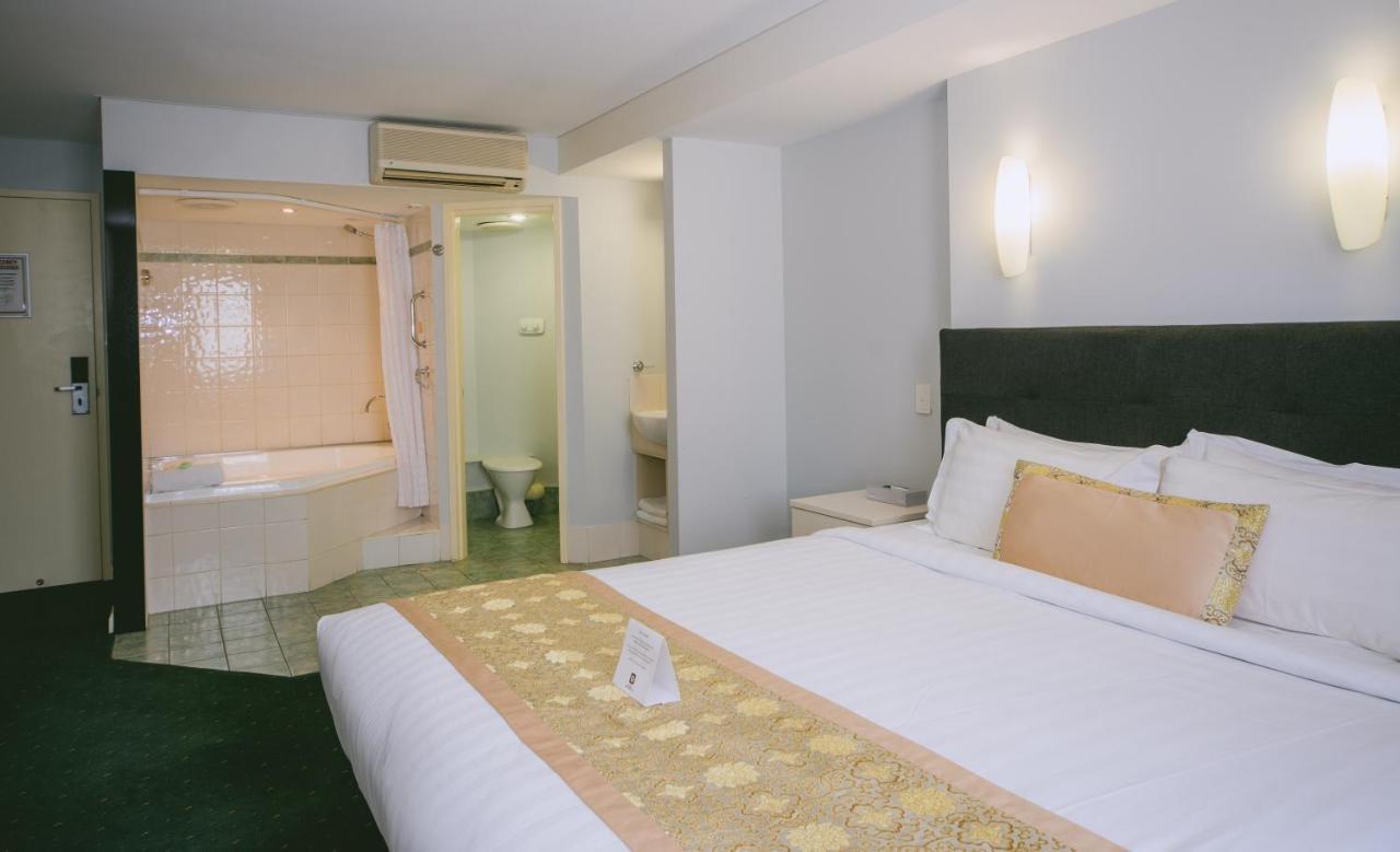 King Room Spa Bath
