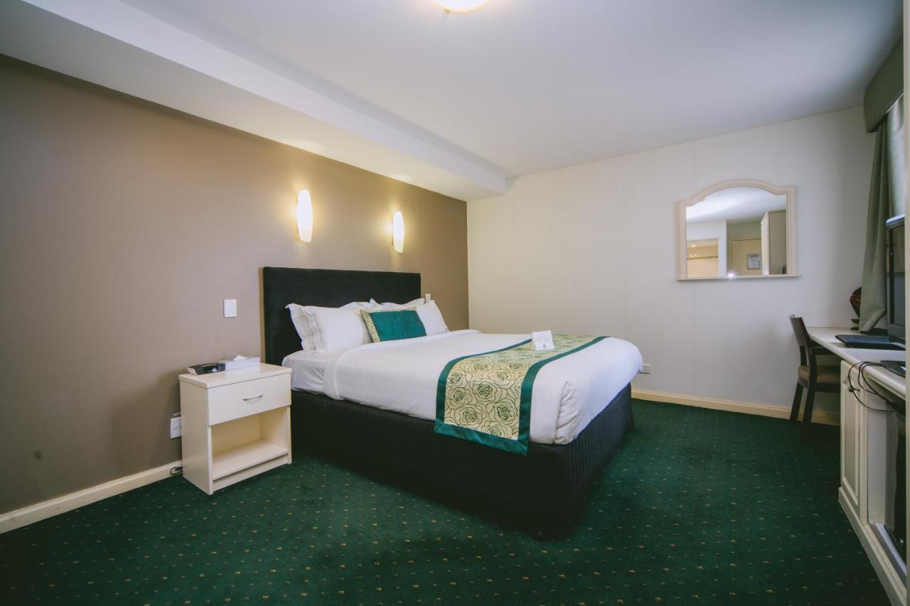 Queen Room Spa Bath