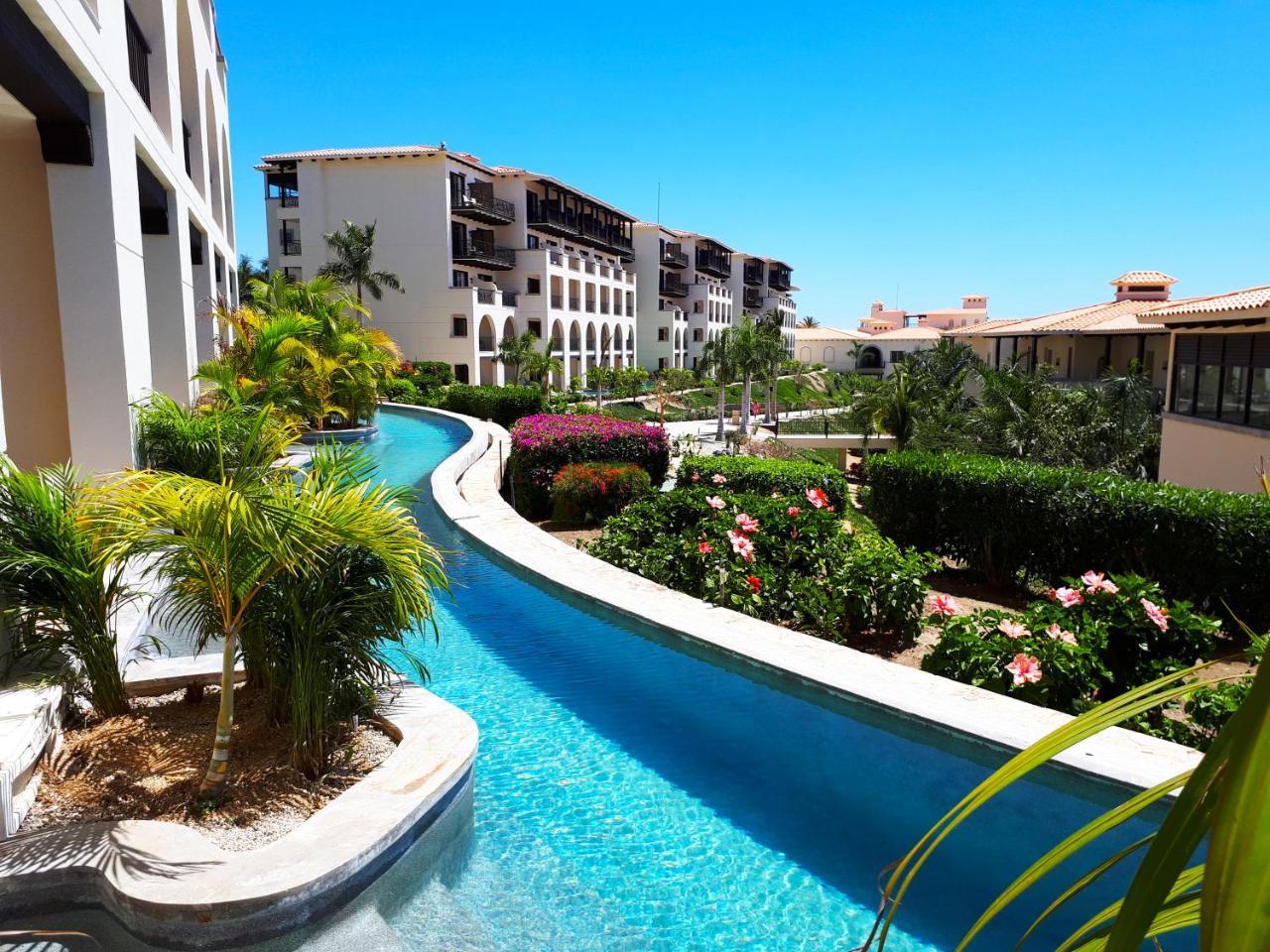Suite Junior - acceso a la piscina y vistas al jardín