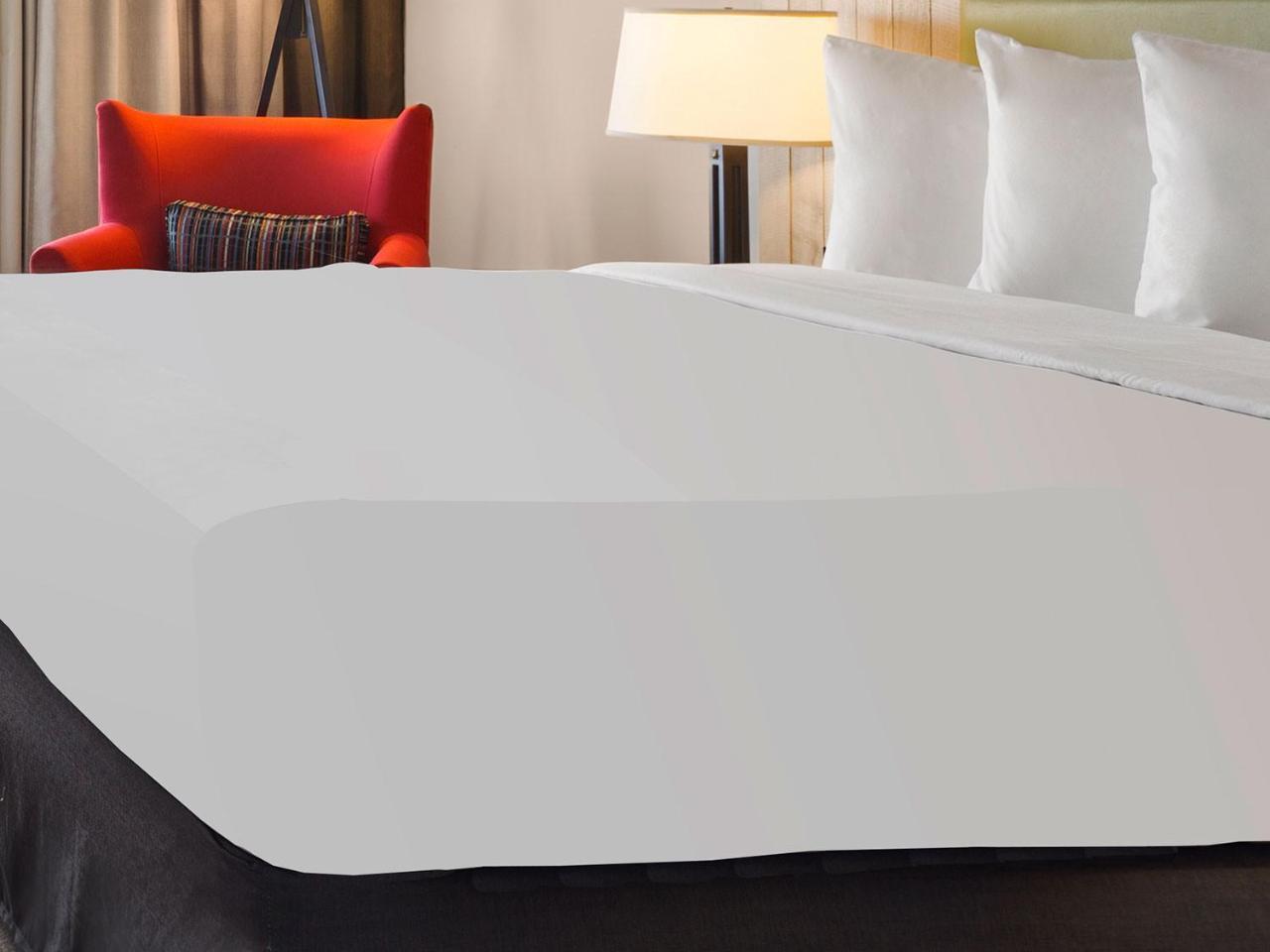King Suite with Whirlpool - Non-Smoking
